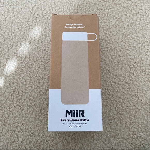 MiiR 20 oz Brooks Run Club Everywhere Bottle NIB - Picture 1 of 9